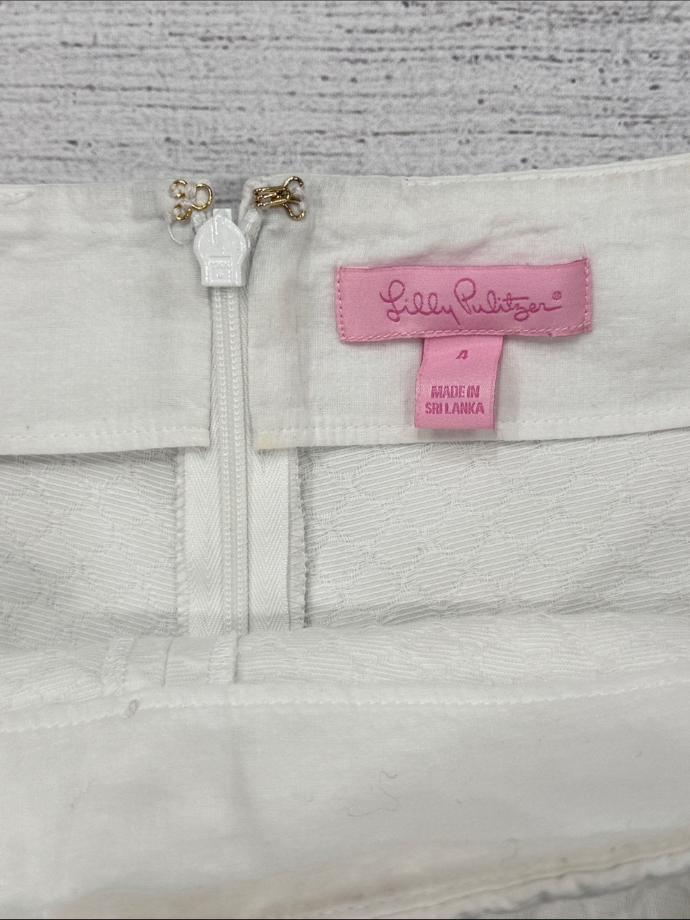 Lilly Pulitzer White Textured Skort Size 4 Wrap Front Golf Resort Preppy - Picture 2 of 3